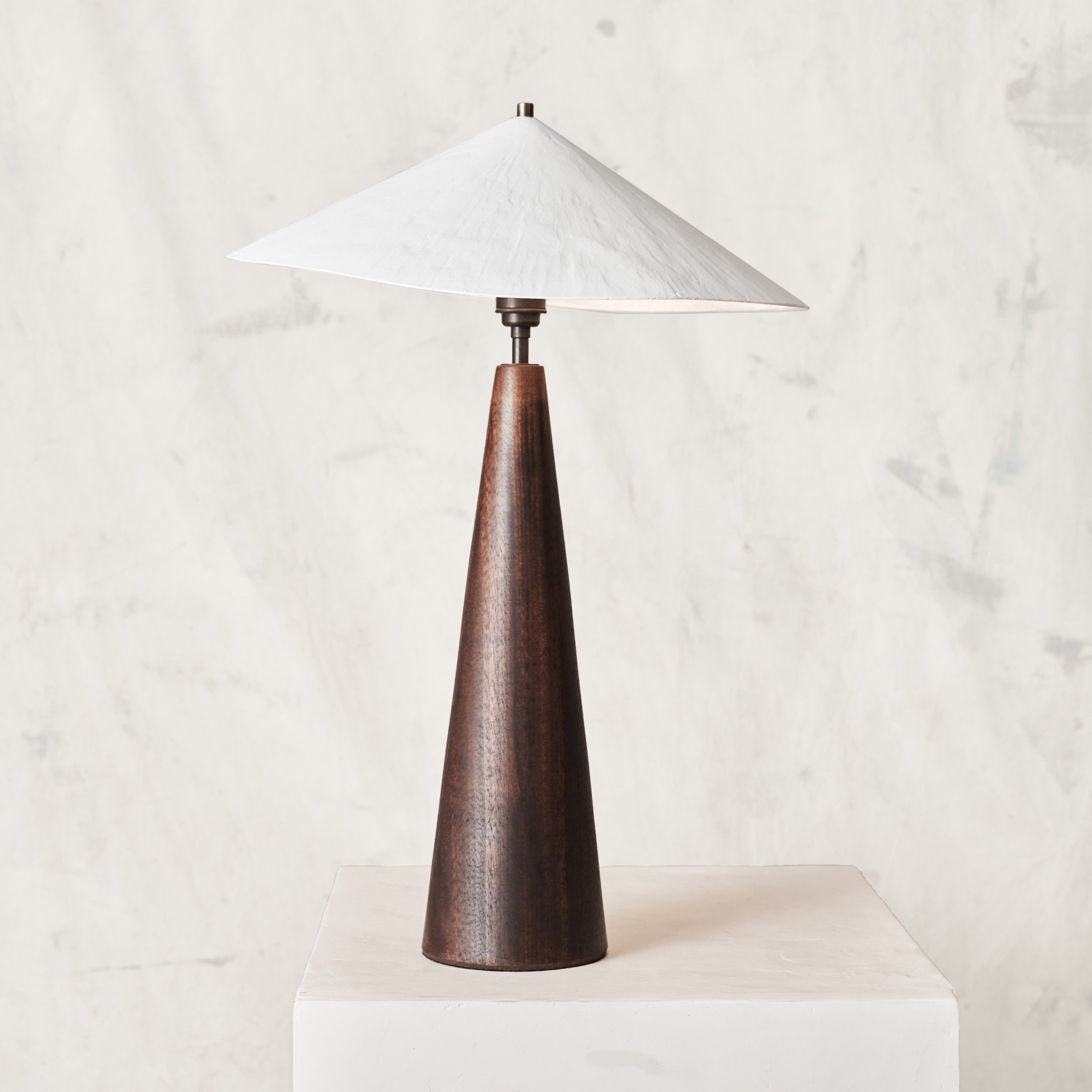 Wobble Table Lamp, Walnut – Alex Robinson Design
