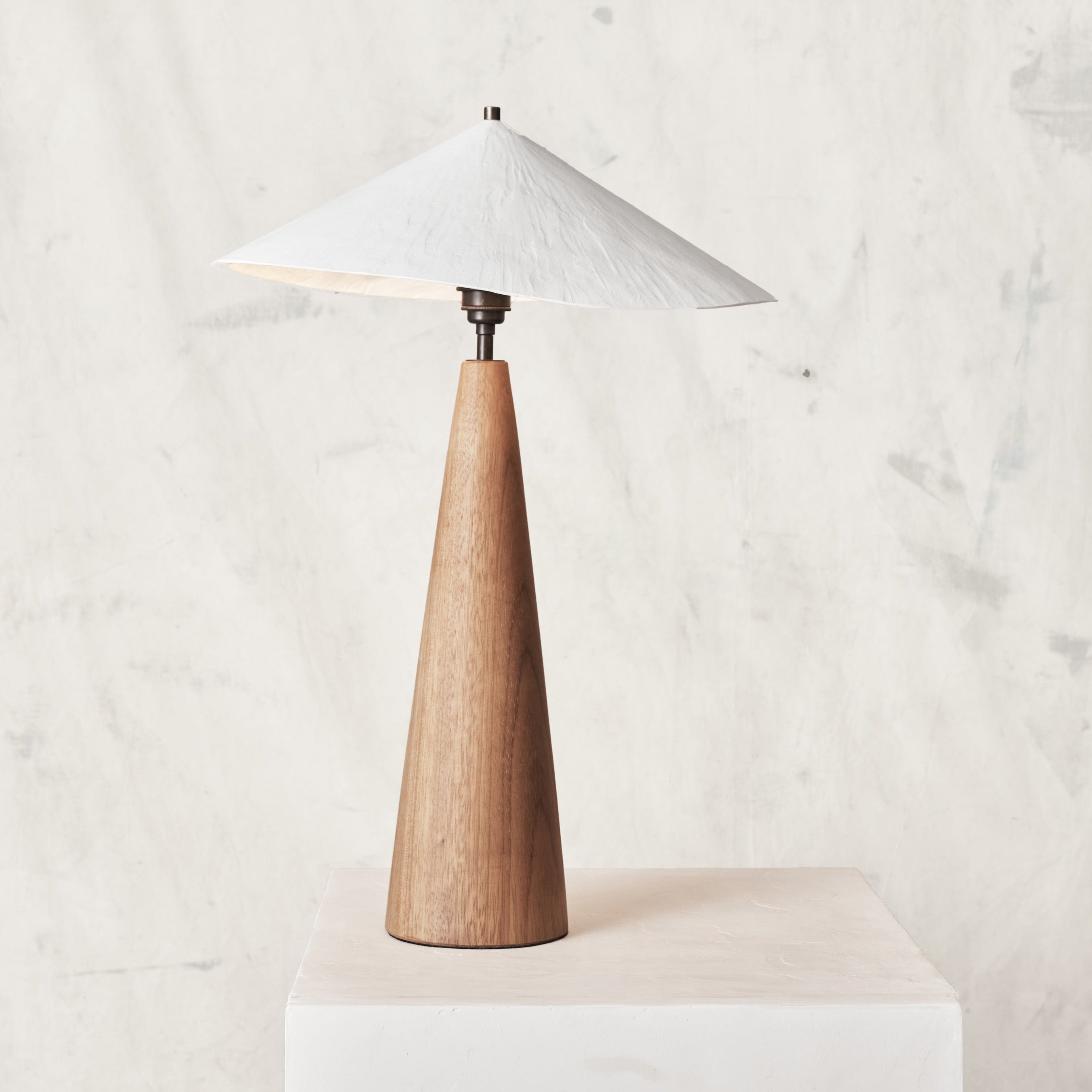 Wobble table lamp (honey base)